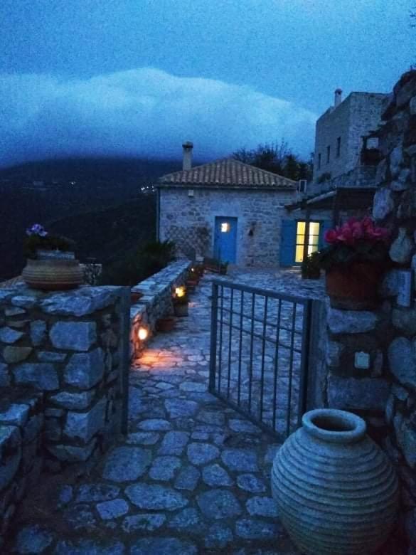 Smaragda Kır Evi
