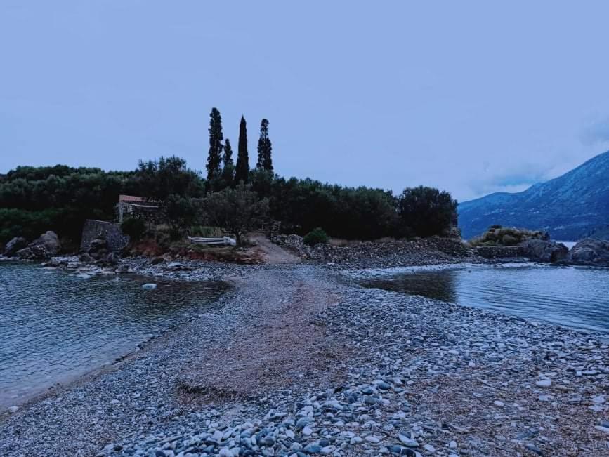 Kır Evi Smaragda *