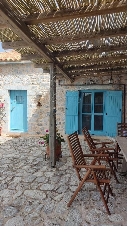 Smaragda Kır Evi *