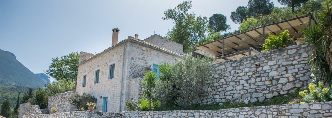 Kır Evi Smaragda *